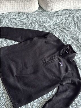 Patagonia Men’s Black Half-Zip Fleece Pullover